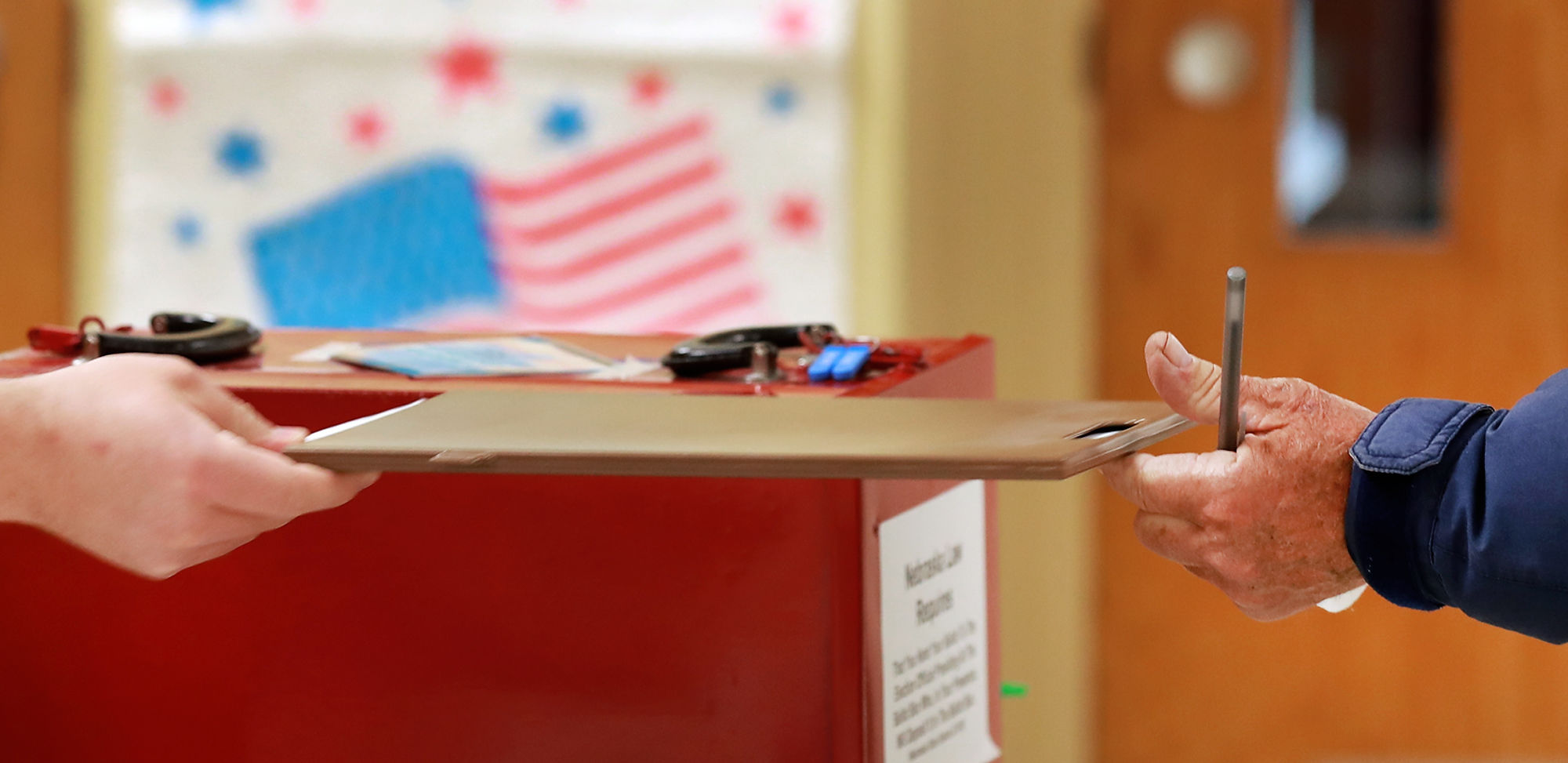 051320_PrimaryElection013_bjs.JPG